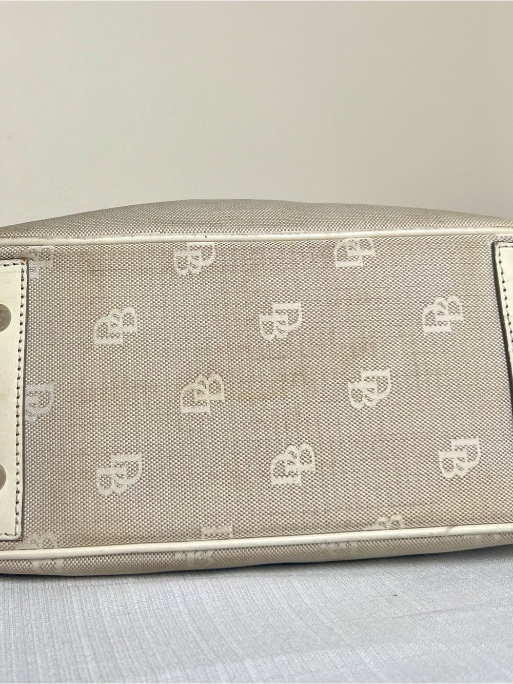 Dooney & Bourke Vintage Beige Logo Satchel with Cream Trim - Picture 6 of 10